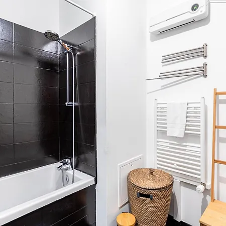 Guestready - Charming With A Small Garden * Parigi